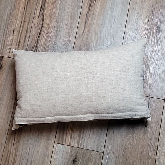 Pier 1 Embroided Mulit Floral Lumber Pillow 19 x  12 - Picture 4 of 7